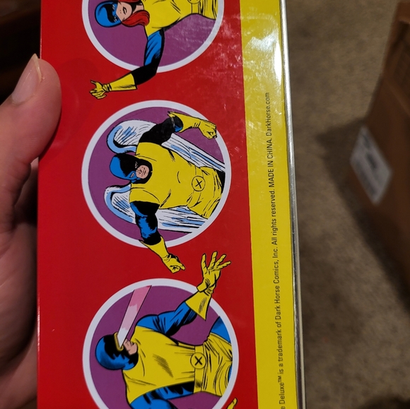 Angel X-Men Dark Horse Deluxe - Picture 4 of 6